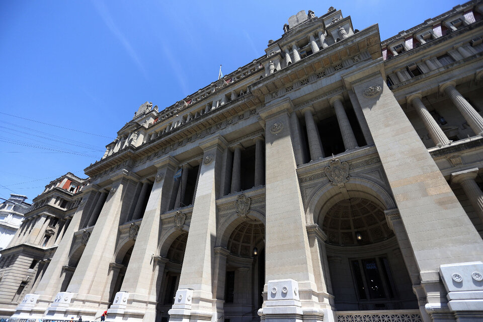 Nota - La opacidad del Derecho Argentino - L Croxatto